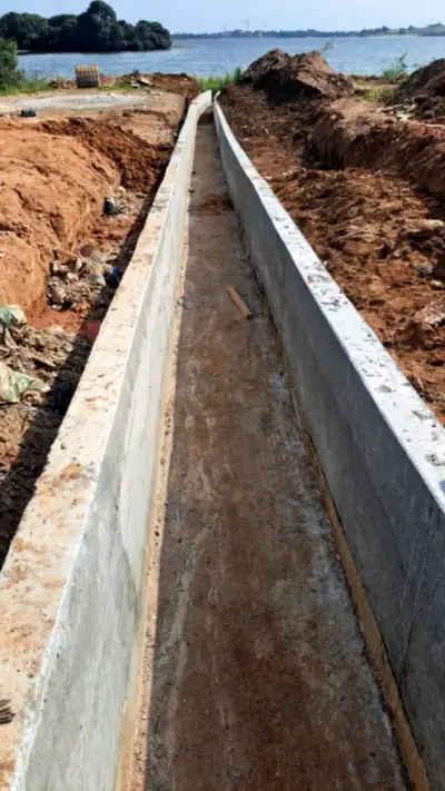 Parois en béton armé de l’ouvrage d’assainissement de Cocody